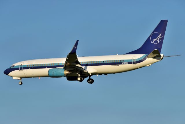 Boeing 737-800 (N276EA) - 23-R