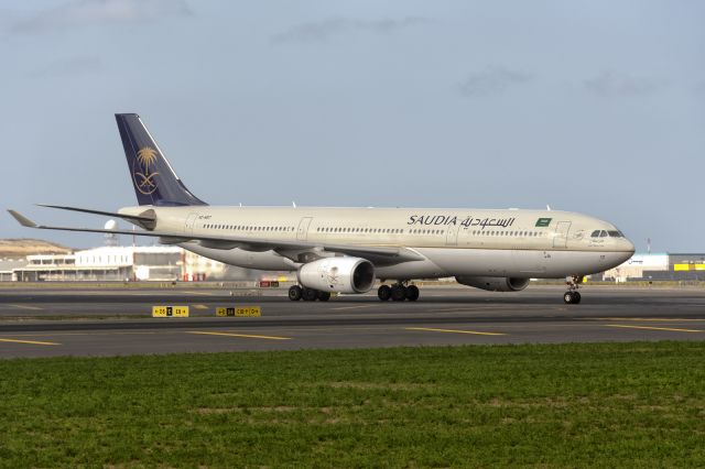 Airbus A330-300 (HZ-AQ17) - 27th Oct., 2019: Taxiing to the gate at Istanbul Havalimani. 