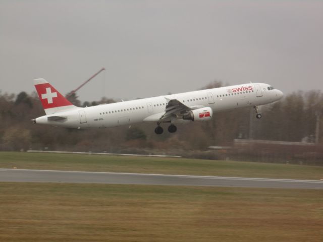 Airbus A321 (HB-IOL)