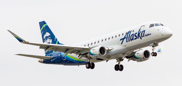Embraer 175 (N193SY)