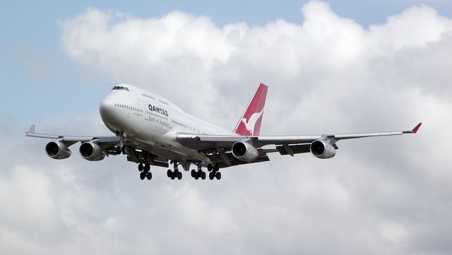 Boeing 747-200 (VH-OJL) - Qantas