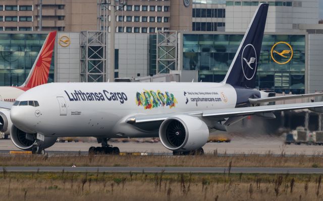 Boeing 777-200 (D-ALFI)