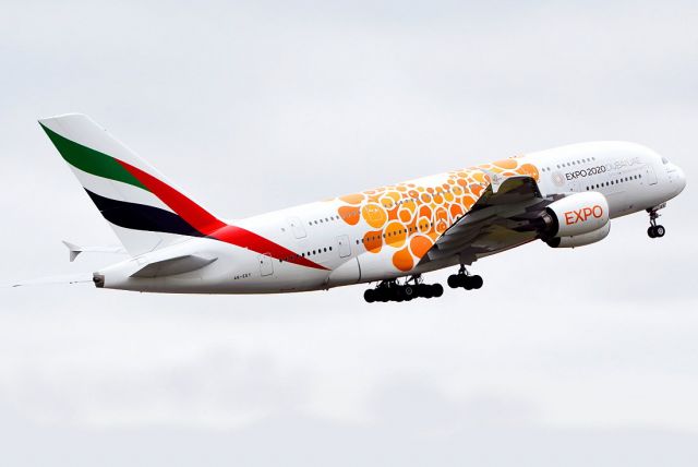 Airbus A380-800 (A6-EEY)