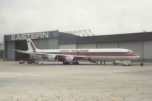 McDonnell Douglas DC-8-70 —