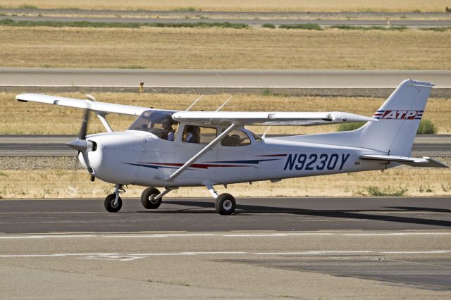 Cessna Skyhawk (N9230Y) - Cessna 172S at Livermore Municipal Airport, CA. August 2021