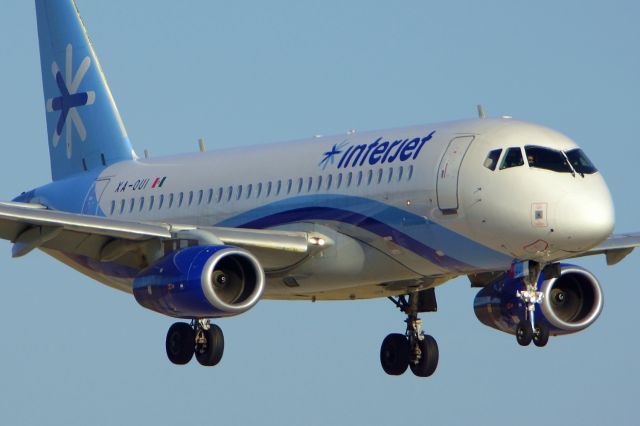 Sukhoi Superjet 100 (XA-OUI) - 22 approach.