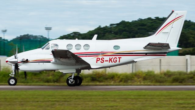 Beechcraft King Air 90 (PS-KGT)
