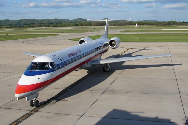 Embraer ERJ-145 (N622AE)