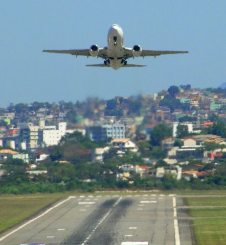 Boeing 737-700 (PR-GIF)