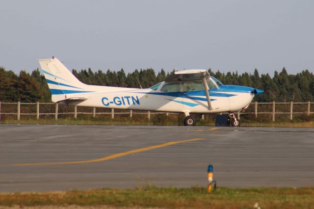 Cessna 152 (C-GITN) - Stationner à CYGR 