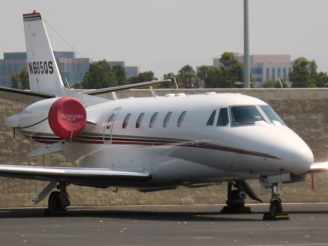 Cessna Citation Excel/XLS (N685QS) - parked at Santa Ana