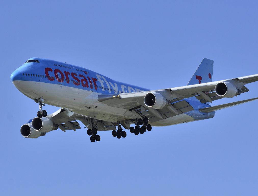 Boeing 747-400 —