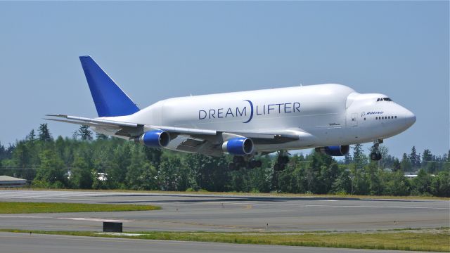 Boeing 747-400 (N718BA) - GTI4351 from KCHS on final approach to runway 34L on 7/25/12.