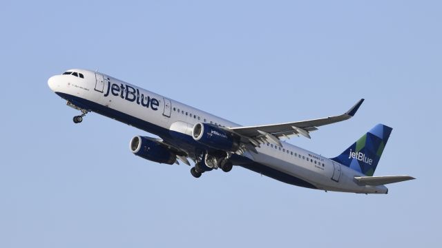 Airbus A321 (N987JT) - Departing LAX on 25R