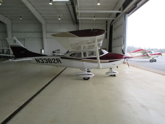 Cessna Skylane (N3362R)