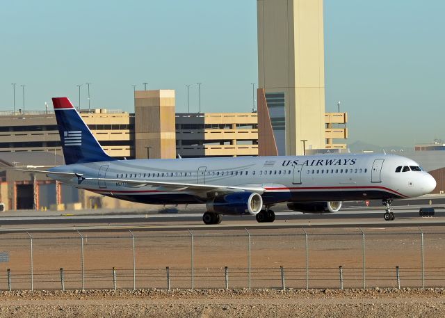 Airbus A321 (N572UW)