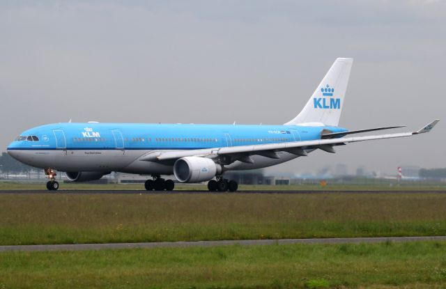 Airbus A330-200 (PH-AOK)