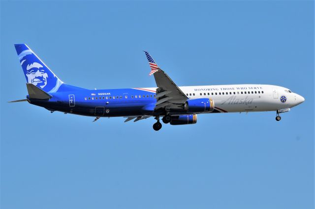 Boeing 737-900 (N265AK) - Arriving 23-L from SEA as flight ASA500 on 07-02-17