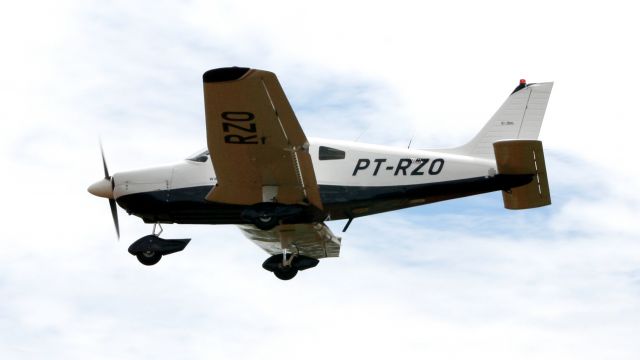 Piper Cherokee (PT-RZO)