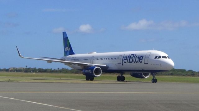 Airbus A321 (N988JT)