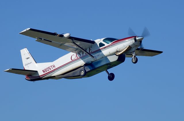 Cessna Caravan (N805TH) - Departing Runway 8