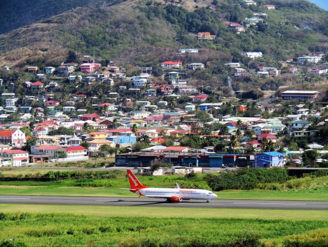 Boeing 737-800 (C-FPRP)