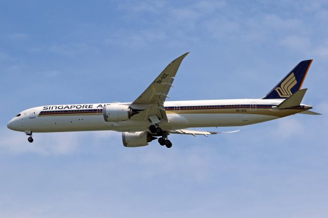 BOEING 787-10 Dreamliner (9V-SCE)