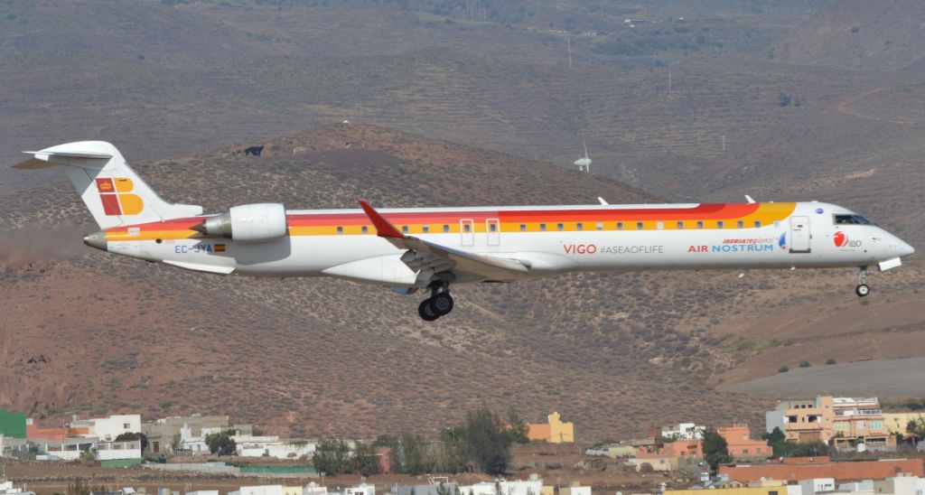 Canadair Regional Jet CRJ-200 (EC-JYA)