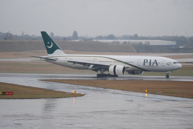 Boeing 777-200 — - Just landed at Birmingham