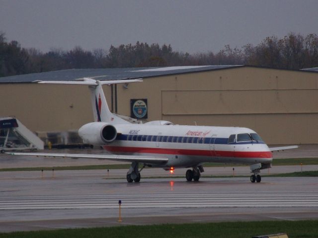 Embraer ERJ-145 (N636AE) - Taxiing onto the runway for departure.