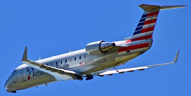 Canadair Regional Jet CRJ-200 (N202PS) - A baby CRJ headed over to Indianapolis.