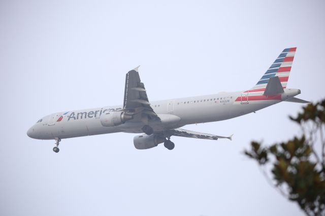 Airbus A321 (N182UW)