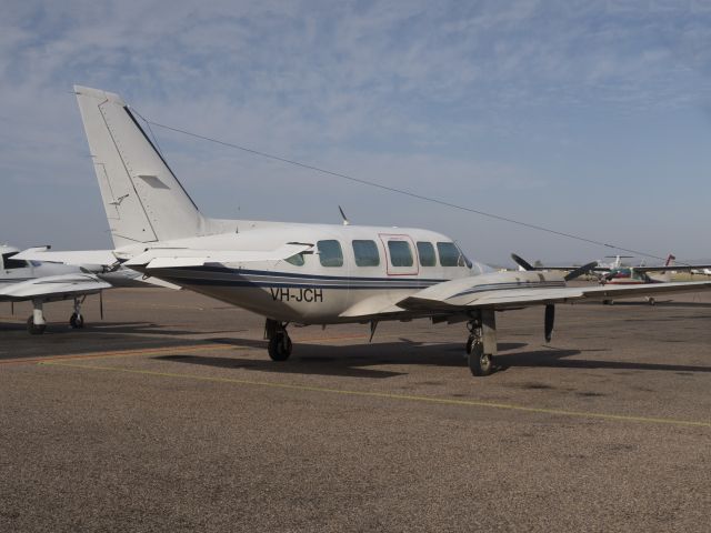 Piper Navajo (VH-JCH) - 10 NOV 2016.