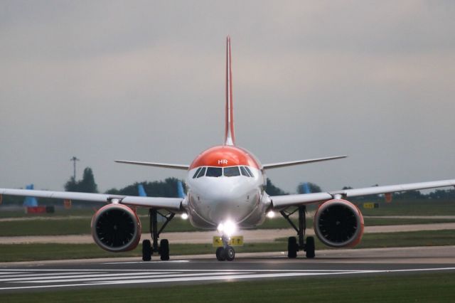 Airbus A320neo (G-UZHR) - EZY1831 lining up to depart to Amsterdam