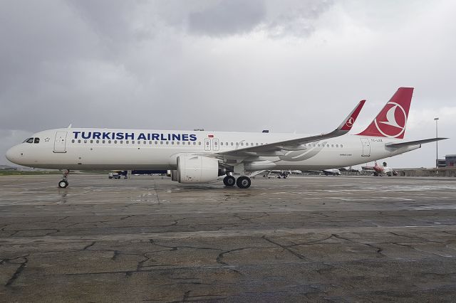 Airbus A321neo (TC-LSZ)