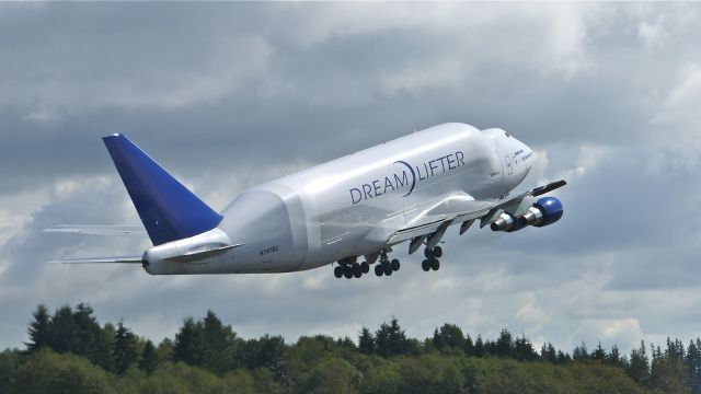 Boeing 747-400 (N747BC) - GTI4512 climbs from Rwy 16R beginning a flight to RJGG / NGO on 9.7.13. (LN:904 cn 25879).