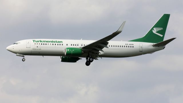 Boeing 737-800 (EZA019)