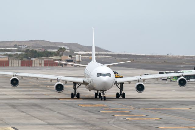 Airbus A340-300 (YR-LRE)
