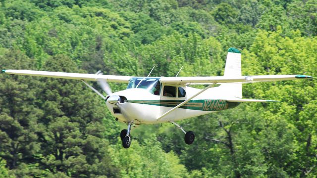 Cessna Skylane (N2446G)