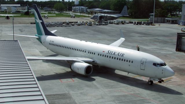 Boeing 737-800 (9V-MGB) - Silkair 737-8SA 9V-MGB at Cebu Mactan Airport Philippines 21 Nov 2019