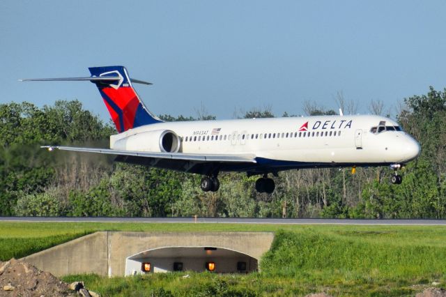 Boeing 717-200 (N943AT) - DL665 arriving into BUF from ATL on June 11th 2020