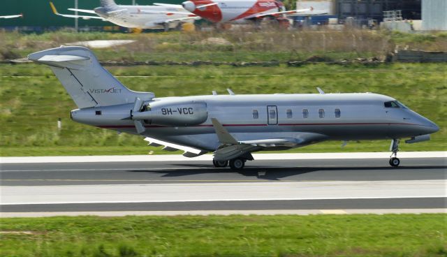 Canadair Challenger 350 (9H-VCC) - On landing RW31