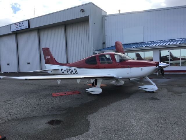 Cirrus SR-22 (C-FDLB)