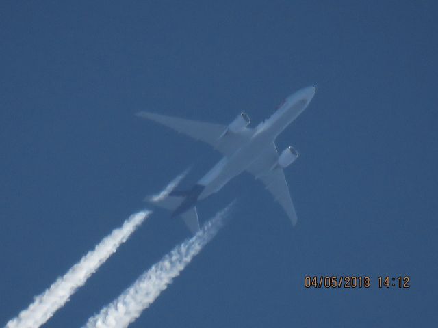 BOEING 777-200LR (N877FD)