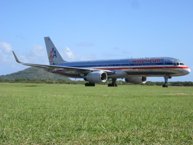 Boeing 757-200 (N698AN)