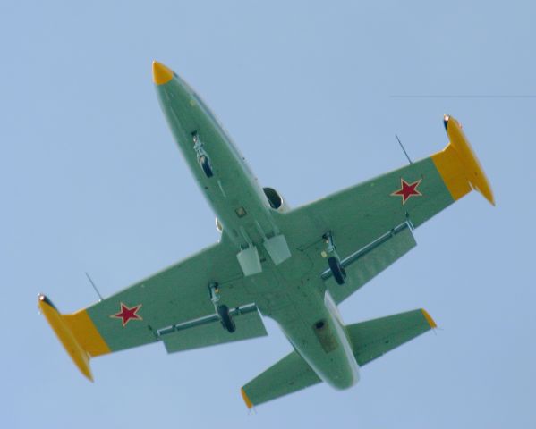 Aero L-39 Albatros — - A Czek L-39 Albatross does a low pass over DuPage airport in West Chicago, IL.