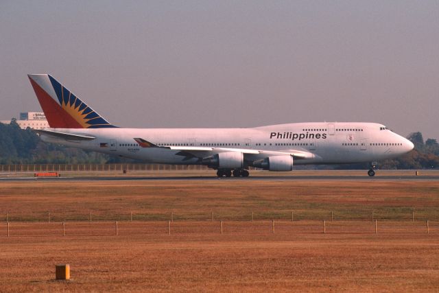 Boeing 747-400 (N754PR) - Departure at Narita Intl Airport Rwy16R on 2001/12/23