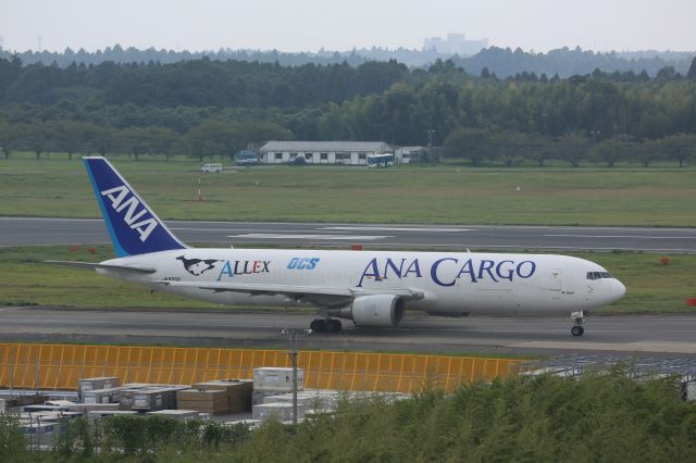BOEING 767-300 (JA8356)