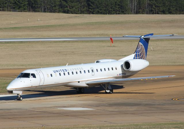 Embraer ERJ-145 (N12996)