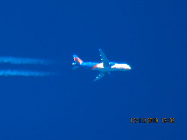 Airbus A320 (N242NV)